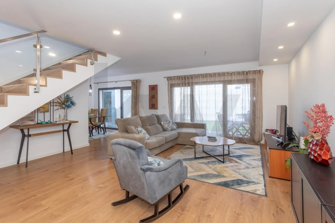 Moradia T3 para Venda em Santa Iria de Azoia, São João da Talha e Bobadela Foto 6