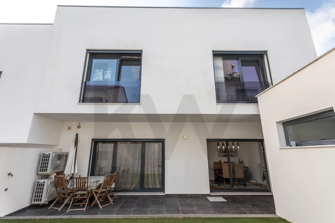 Moradia T3 para Venda em Santa Iria de Azoia, São João da Talha e Bobadela Foto 25