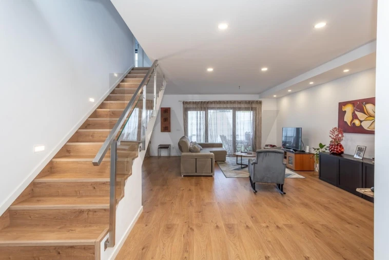 Moradia T3 para Venda em Santa Iria de Azoia, São João da Talha e Bobadela Foto 5