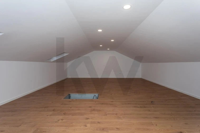 Moradia T3 para Venda em Santa Iria de Azoia, São João da Talha e Bobadela Foto 53