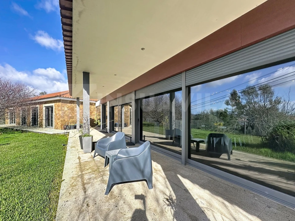 Moradia T4 para Venda em Cardielos e Serreleis Foto 3