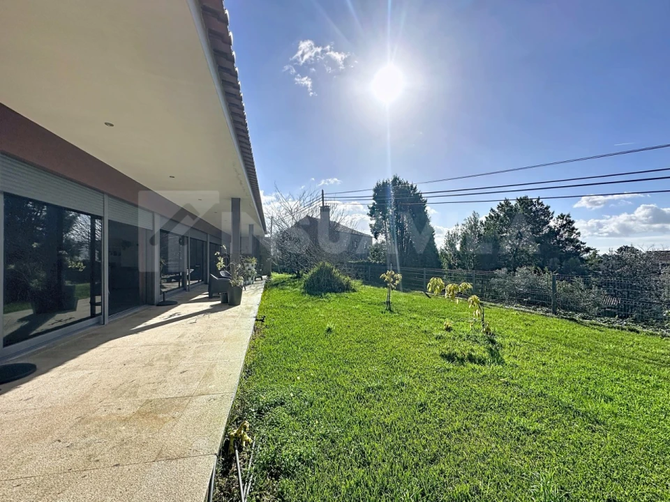 Moradia T4 para Venda em Cardielos e Serreleis Foto 7