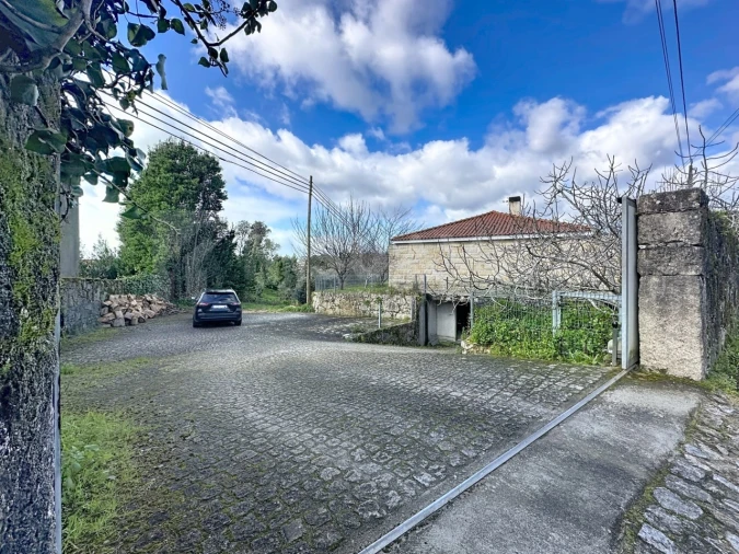 Moradia T4 para Venda em Cardielos e Serreleis Foto 8