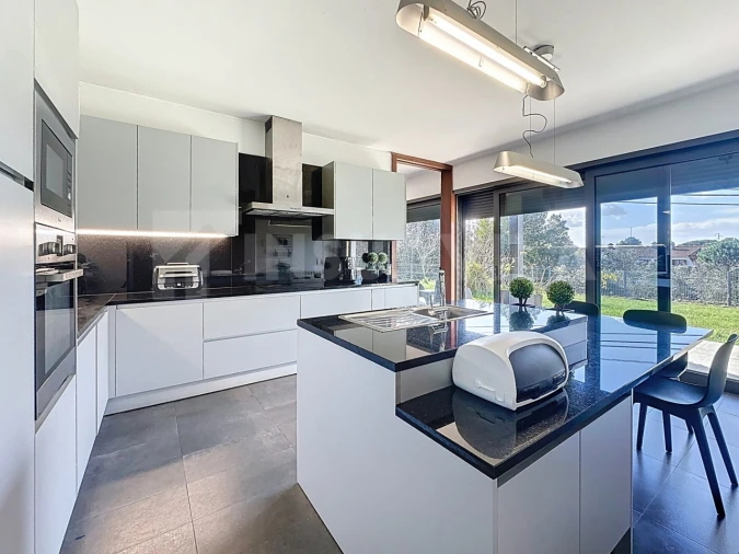 Moradia T4 para Venda em Cardielos e Serreleis Foto 19