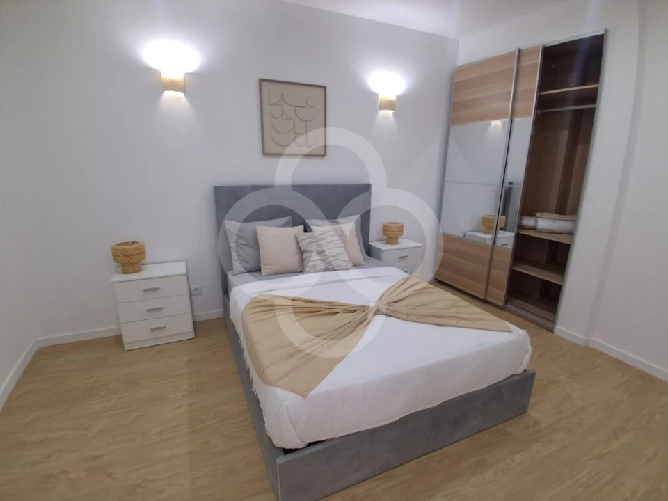 Apartamento T2 para Venda em Agualva e Mira-Sintra Foto 6