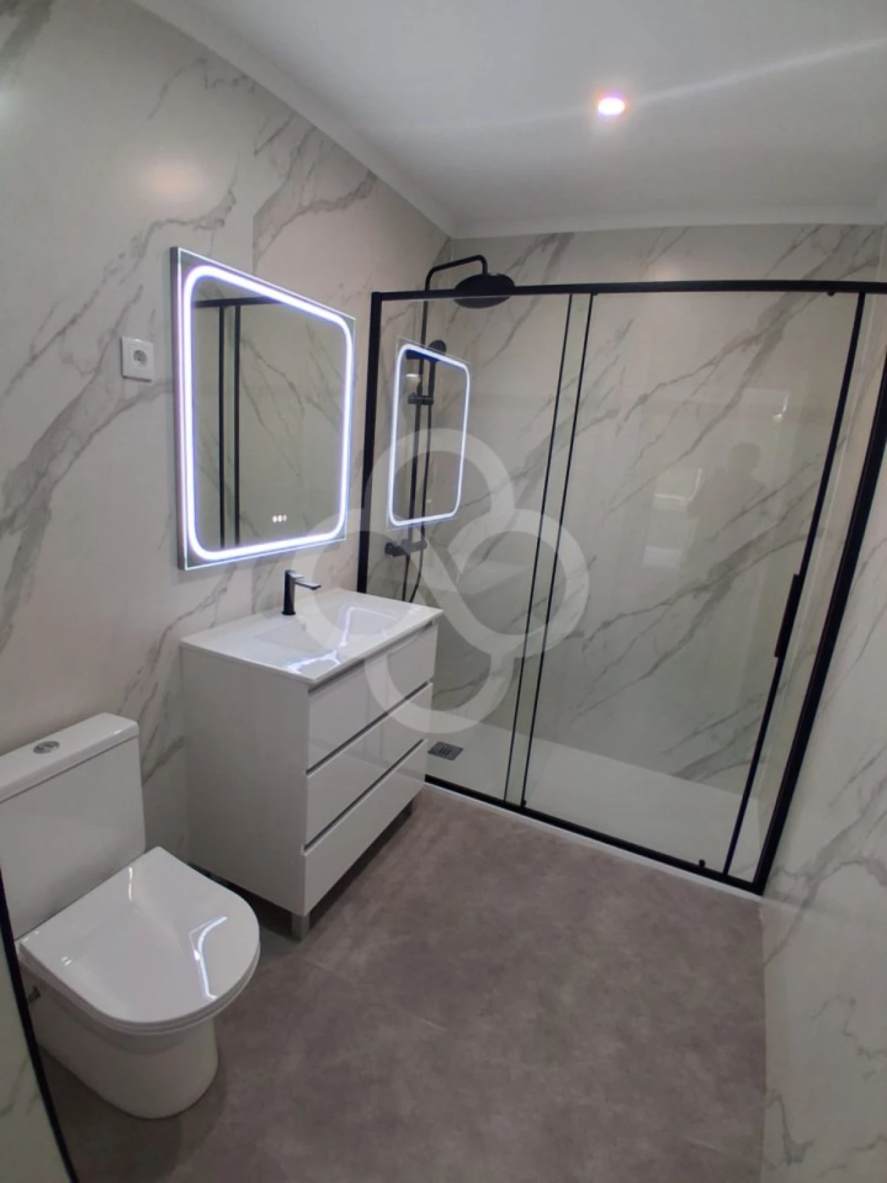 Apartamento T2 para Venda em Agualva e Mira-Sintra Foto 8