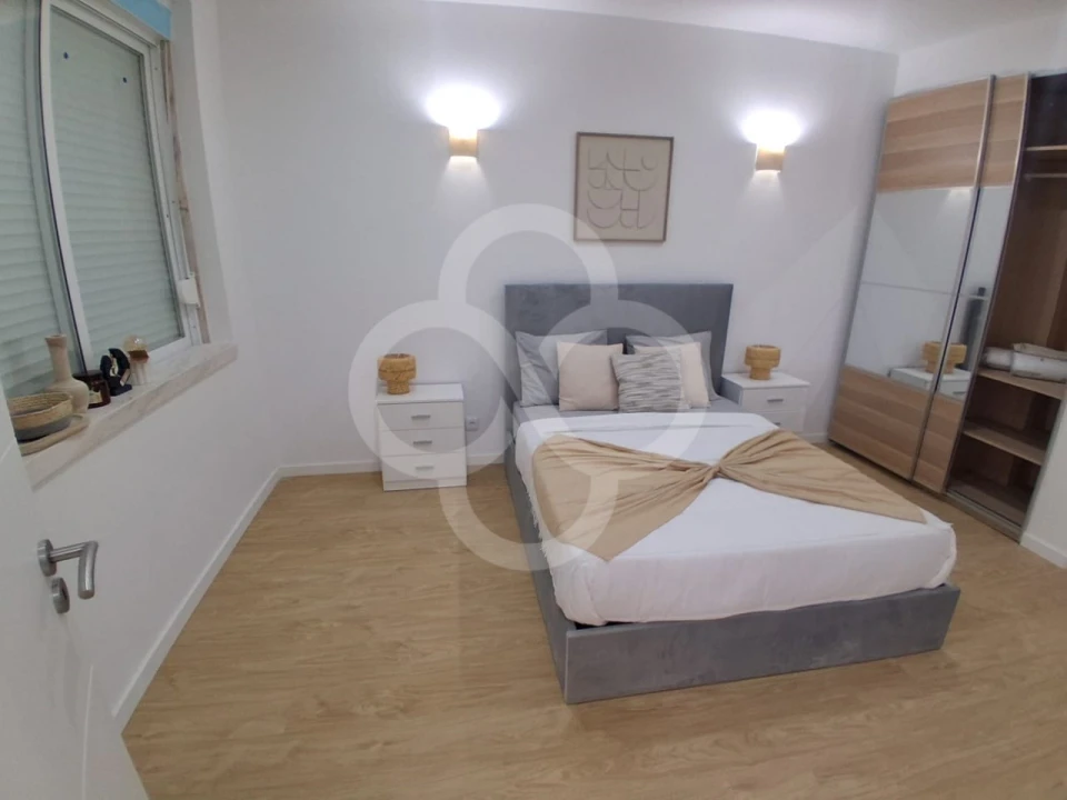 Apartamento T2 para Venda em Agualva e Mira-Sintra Foto 9