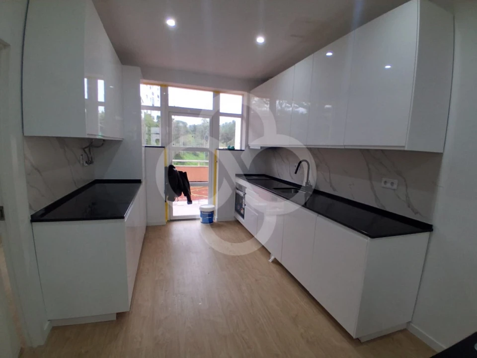 Apartamento T2 para Venda em Agualva e Mira-Sintra Foto 15