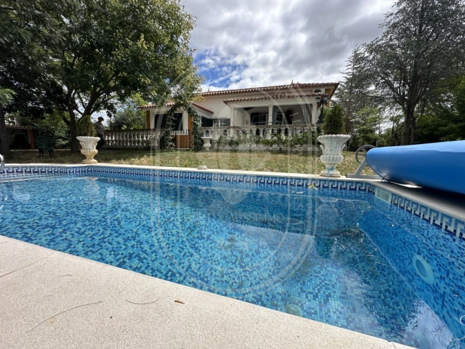 Moradia T4 para Venda em Paialvo Foto 3