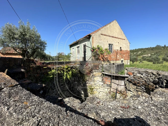 Moradia T2 para Venda em Chãos Foto 3