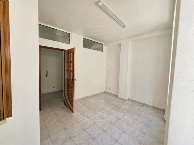 Escritório para Arrendamento em São João Baptista e Santa Maria dos Olivais Foto 15