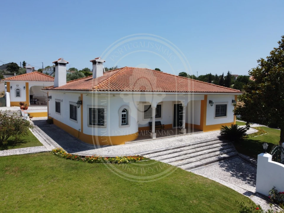 Moradia T3 para Venda em São Pedro de Tomar Foto 2