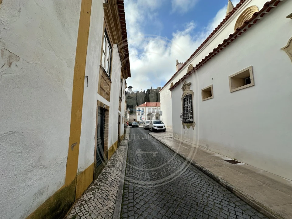 Prédio para Venda em São João Baptista e Santa Maria dos Olivais Foto 2