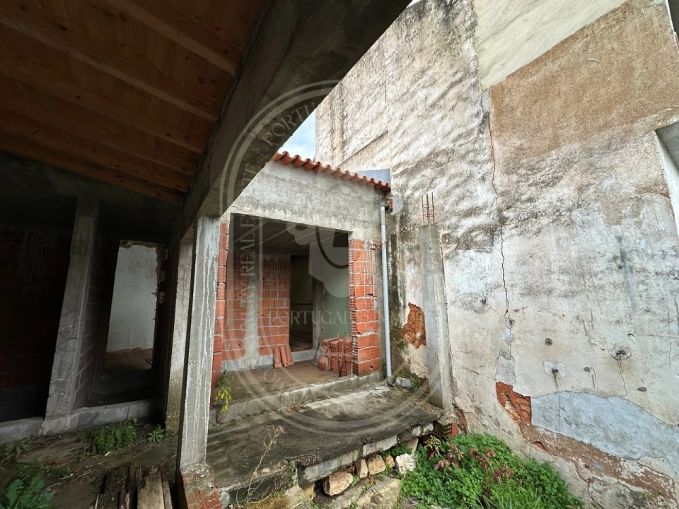 Prédio para Venda em São João Baptista e Santa Maria dos Olivais Foto 16