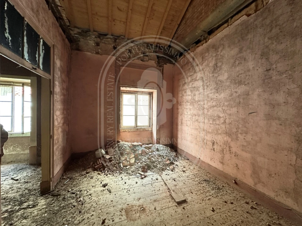 Prédio para Venda em São João Baptista e Santa Maria dos Olivais Foto 25