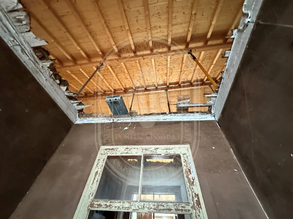 Prédio para Venda em São João Baptista e Santa Maria dos Olivais Foto 37