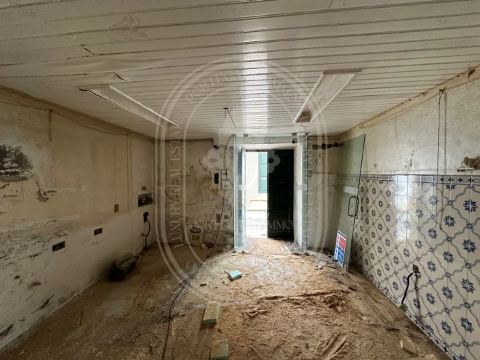 Prédio para Venda em São João Baptista e Santa Maria dos Olivais Foto 48