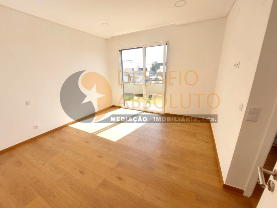 Moradia T4 para Venda em Azeitão (São Lourenço e São Simão) Foto 16