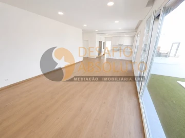 Moradia T4 para Venda em Azeitão (São Lourenço e São Simão)