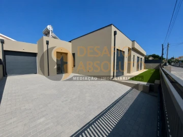 Moradia T4 para Venda em Azeitão (São Lourenço e São Simão)