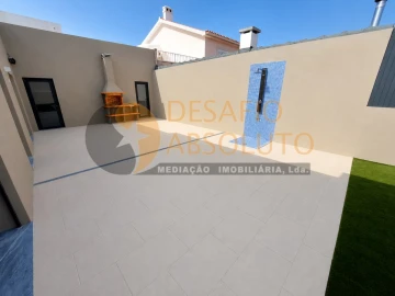 Moradia T4 para Venda em Azeitão (São Lourenço e São Simão)