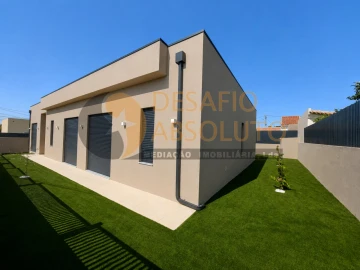 Moradia T4 para Venda em Azeitão (São Lourenço e São Simão)
