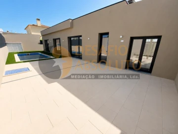 Moradia T4 para Venda em Azeitão (São Lourenço e São Simão)