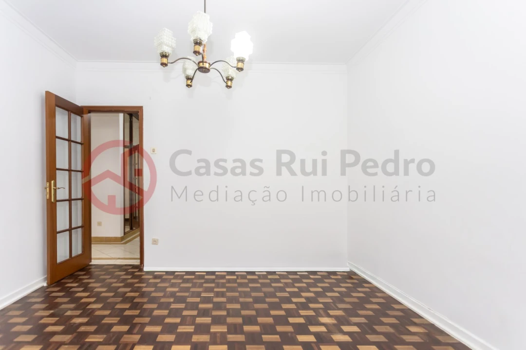 Apartamento T3 para Venda em Almada, Cova da Piedade, Pragal e Cacilhas Foto 8