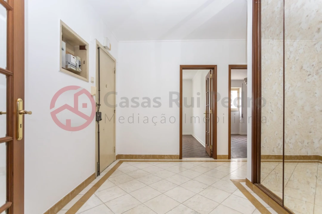 Apartamento T3 para Venda em Almada, Cova da Piedade, Pragal e Cacilhas Foto 12