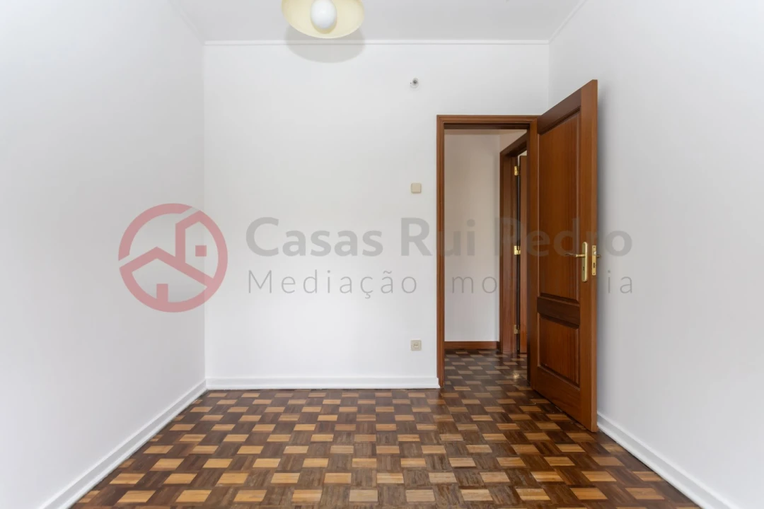 Apartamento T3 para Venda em Almada, Cova da Piedade, Pragal e Cacilhas Foto 25