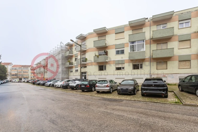 Apartamento T3 para Venda em Almada, Cova da Piedade, Pragal e Cacilhas Foto 4