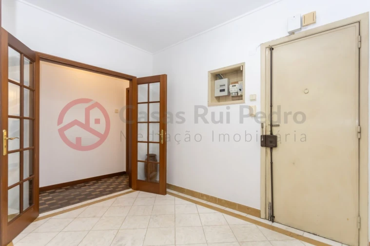 Apartamento T3 para Venda em Almada, Cova da Piedade, Pragal e Cacilhas Foto 1