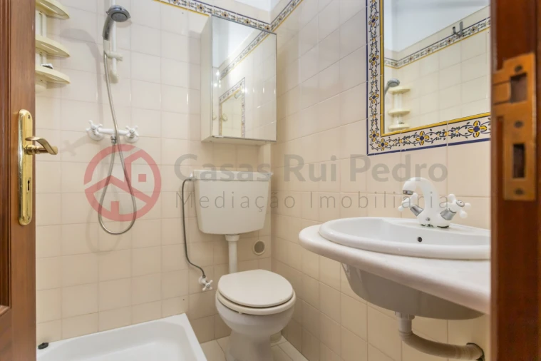 Apartamento T3 para Venda em Almada, Cova da Piedade, Pragal e Cacilhas Foto 14