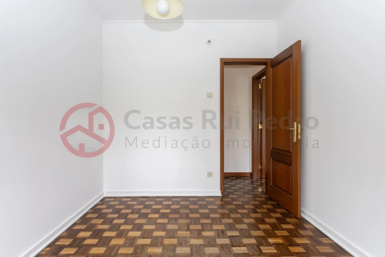 Apartamento T3 para Venda em Almada, Cova da Piedade, Pragal e Cacilhas Foto 25