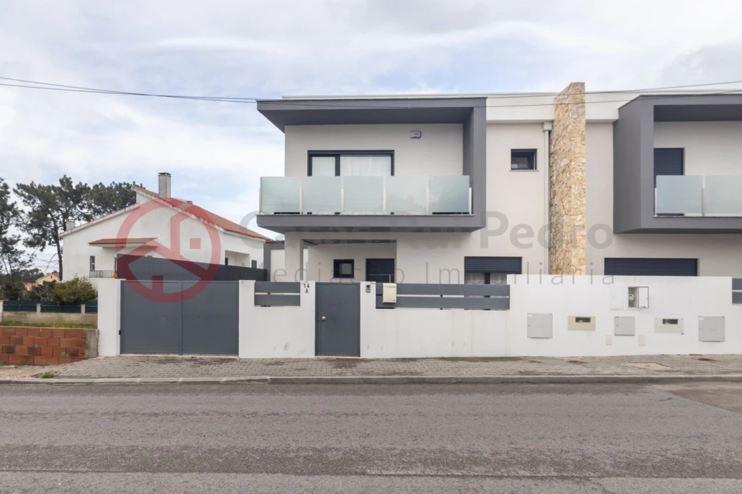 Moradia T4 para Venda em Fernao Ferro Foto 6