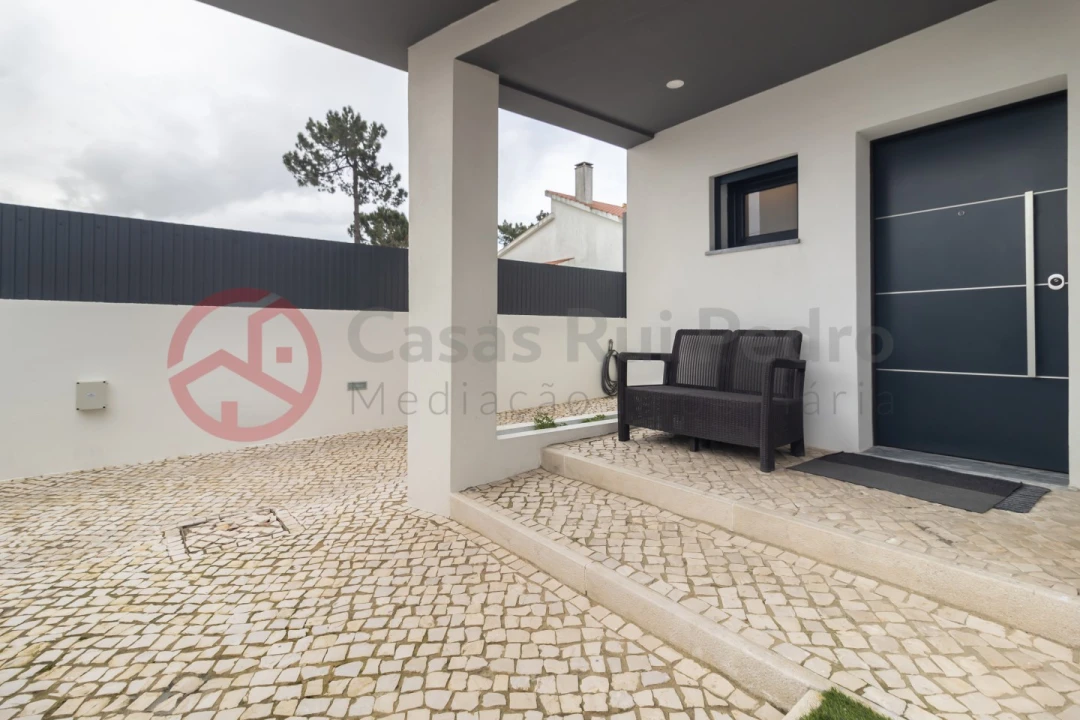 Moradia T4 para Venda em Fernao Ferro Foto 8