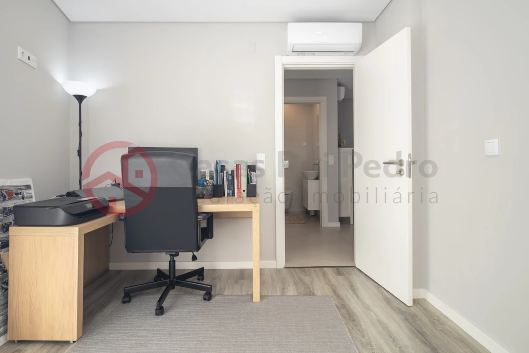 Moradia T4 para Venda em Fernao Ferro Foto 21