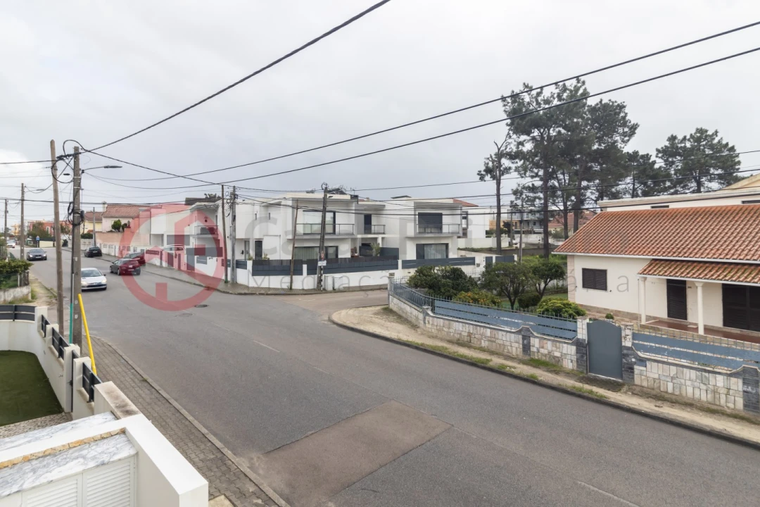 Moradia T4 para Venda em Fernao Ferro Foto 29