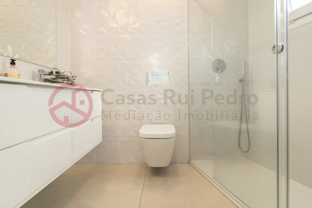 Moradia T4 para Venda em Fernao Ferro Foto 31