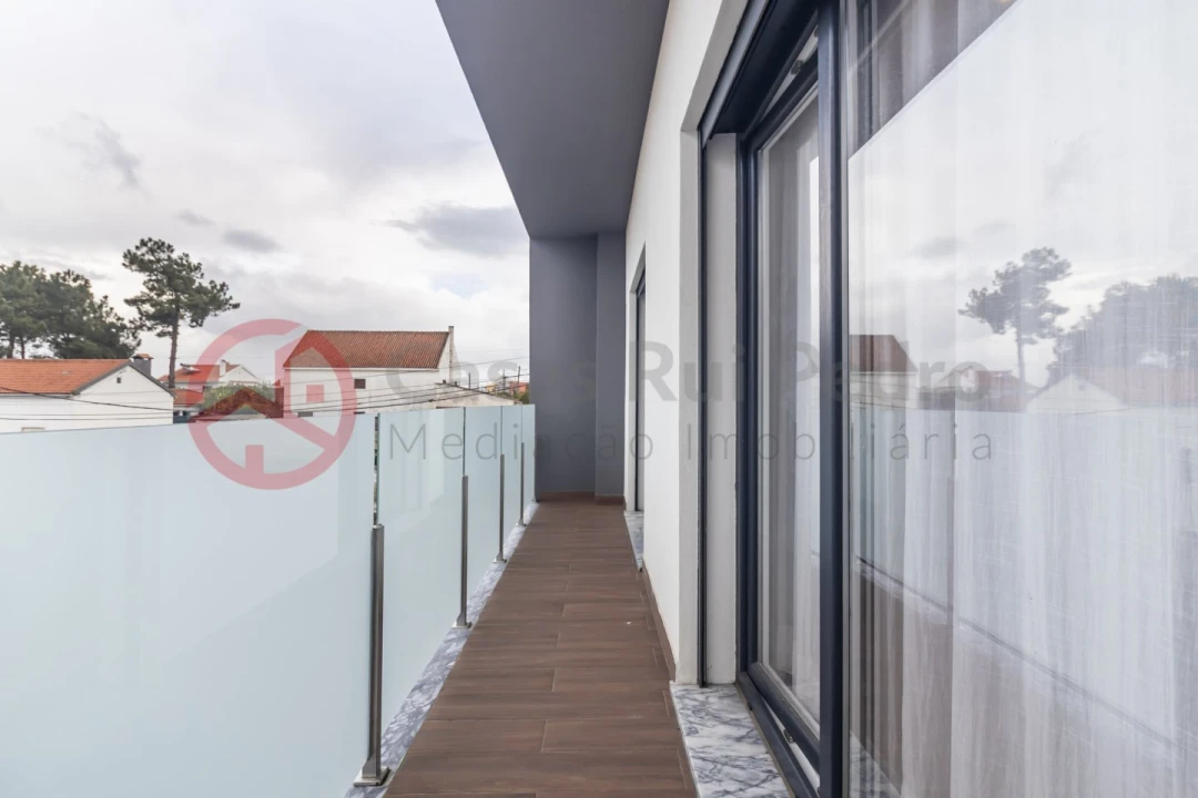 Moradia T4 para Venda em Fernao Ferro Foto 38