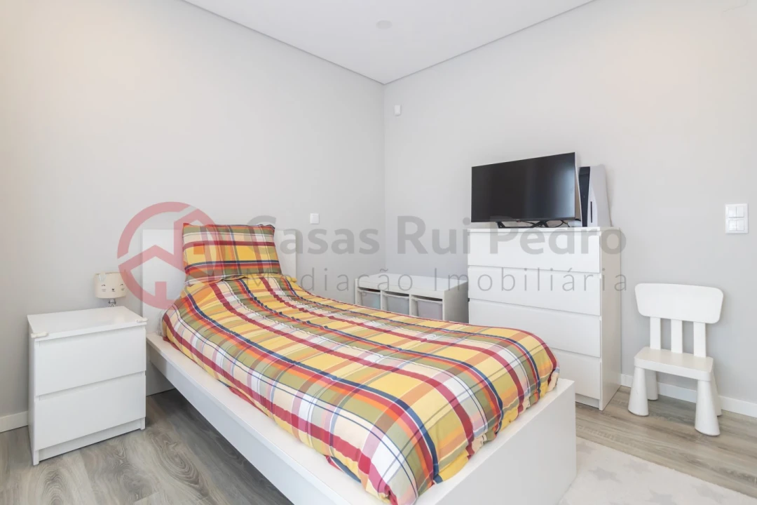 Moradia T4 para Venda em Fernao Ferro Foto 43