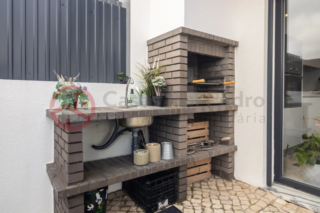 Moradia T4 para Venda em Fernao Ferro Foto 52