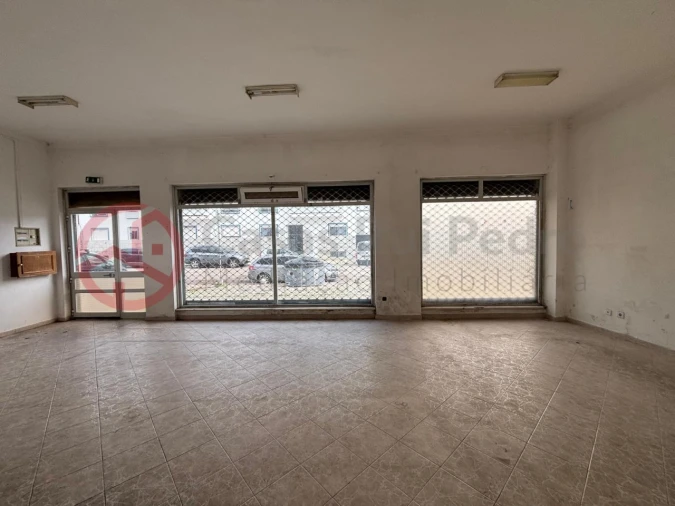 Loja para Venda em Laranjeiro e Feijó Foto 4