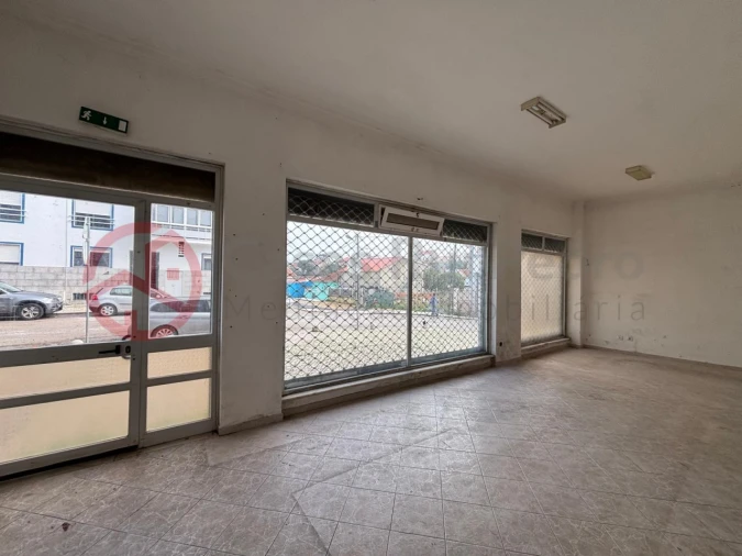 Loja para Venda em Laranjeiro e Feijó Foto 5