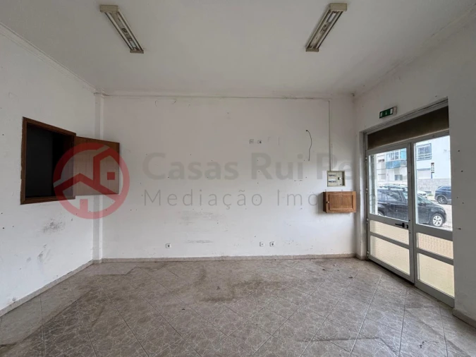 Loja para Venda em Laranjeiro e Feijó Foto 9