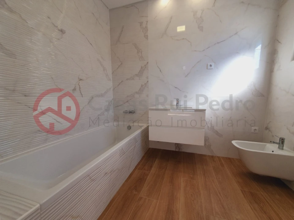 Moradia T3 para Venda em Fernao Ferro Foto 6