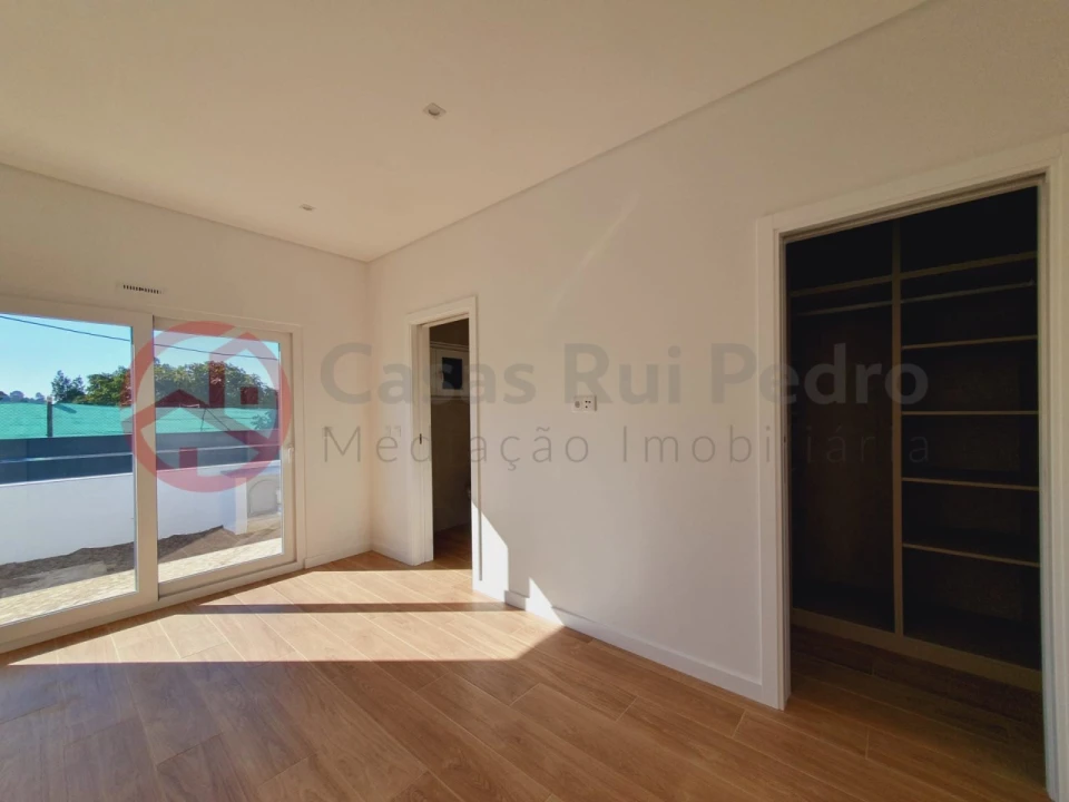 Moradia T3 para Venda em Fernao Ferro Foto 10