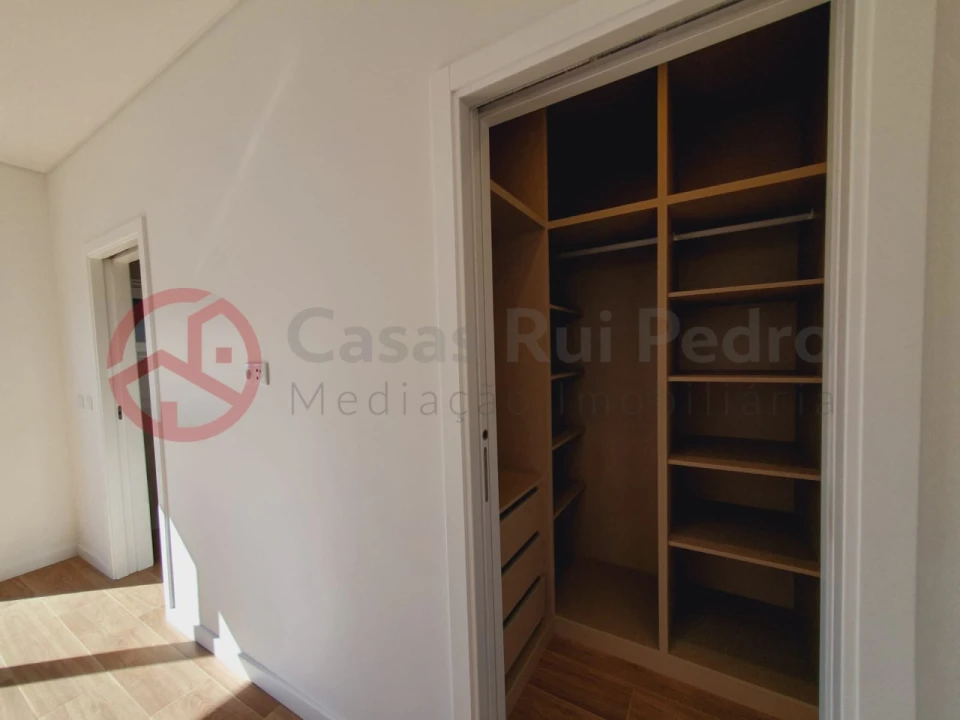 Moradia T3 para Venda em Fernao Ferro Foto 17