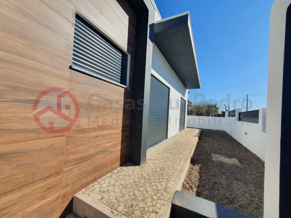 Moradia T3 para Venda em Fernao Ferro Foto 24