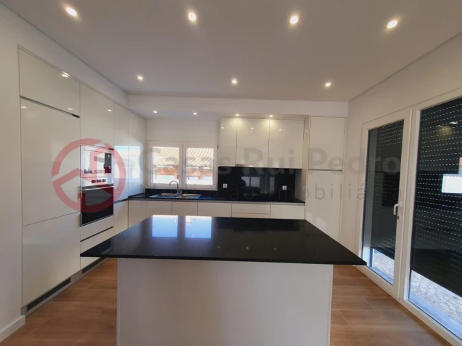 Moradia T3 para Venda em Fernao Ferro Foto 5